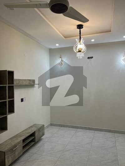 اتحاد ٹاؤن فیز 1 - رائل انکلیو 2 اتحاد ٹاؤن فیز ١,اتحاد ٹاؤن,رائیونڈ روڈ,لاہور میں 3 کمروں کا 5 مرلہ مکان 3.65 کروڑ میں برائے فروخت۔