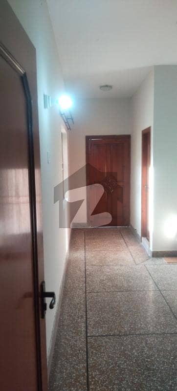 جی ۔ 6/1 جی ۔ 6,اسلام آباد میں 3 کمروں کا 9 مرلہ بالائی پورشن 1.15 لاکھ میں کرایہ پر دستیاب ہے۔