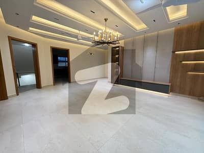 ایف ۔ 7 اسلام آباد میں 8 کمروں کا 2 کنال مکان 18.0 لاکھ میں کرایہ پر دستیاب ہے۔