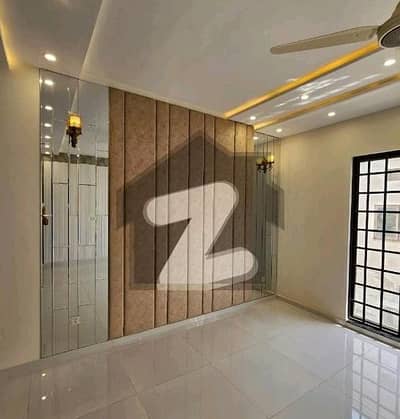 لو کاسٹ ۔ بلاک سی لو کاسٹ سیکٹر,بحریہ آرچرڈ فیز 2,بحریہ آرچرڈ,لاہور میں 4 کمروں کا 8 مرلہ مکان 3.2 کروڑ میں برائے فروخت۔