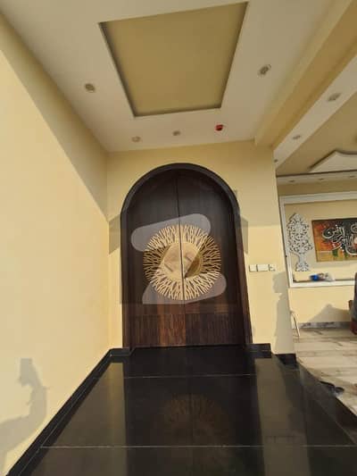 ڈی ایچ اے فیز 5 - بلاک ایم ڈی ایچ اے فیز 5,ڈیفنس (ڈی ایچ اے),لاہور میں 5 کمروں کا 1 کنال مکان 8.9 کروڑ میں برائے فروخت۔