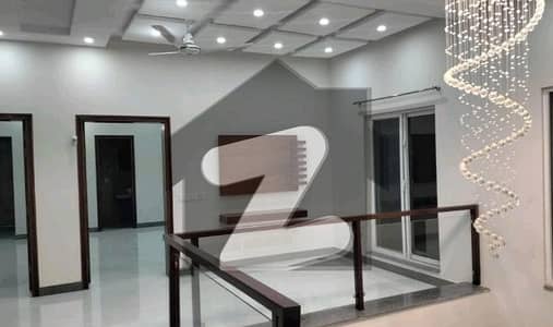 A Well Designed House Is Up For sale In An Ideal Location In Lahore