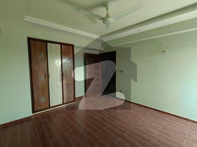 ٹاپ سٹی 1 اسلام آباد میں 3 مرلہ دفتر 1.58 کروڑ میں برائے فروخت۔