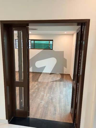 ASKARI 10 SECTOR S, 13 MARLA FLAT AVAILABLE FOR SALE ON INVESTOR PRICE