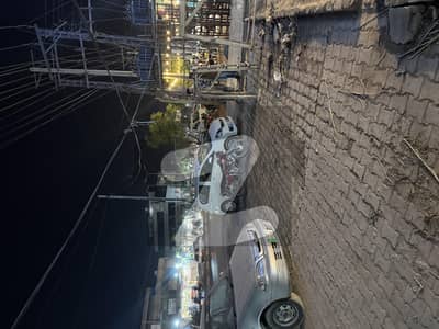 کاہنہ پل اسلام آباد میں 14 مرلہ دکان 2.0 لاکھ میں کرایہ پر دستیاب ہے۔