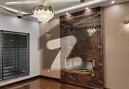 پارک ویو سٹی لاہور میں 2 کمروں کا 3 مرلہ زیریں پورشن 64.0 لاکھ میں برائے فروخت۔