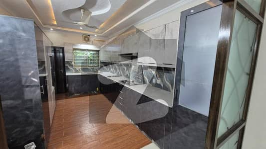 10 Marla New House for sale