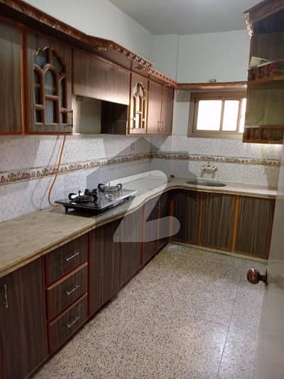 گلشنِ اقبال - بلاک 4 گلشنِ اقبال,گلشنِ اقبال ٹاؤن,کراچی میں 3 کمروں کا 6 مرلہ فلیٹ 52.0 ہزار میں کرایہ پر دستیاب ہے۔