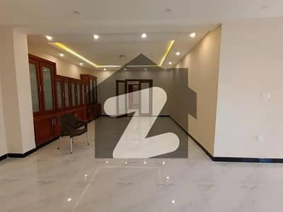 ایف ۔ 8 اسلام آباد میں 7 کمروں کا 1 کنال مکان 7.0 لاکھ میں کرایہ پر دستیاب ہے۔