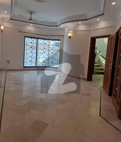 ڈی ایچ اے فیز 4 ڈیفنس (ڈی ایچ اے),لاہور میں 4 کمروں کا 10 مرلہ مکان 4.25 کروڑ میں برائے فروخت۔