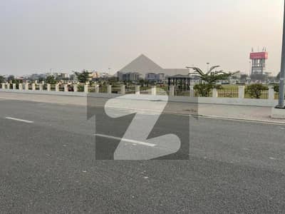 ڈی ایچ اے فیز 7 - بلاک ایس فیز 7,ڈیفنس (ڈی ایچ اے),لاہور میں 1 کنال رہائشی پلاٹ 3.25 کروڑ میں برائے فروخت۔