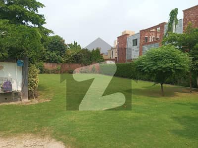 INVESTMENT OPPORTUNITY 1 KANAL PLOT DHA PHASE 7 LAHORE