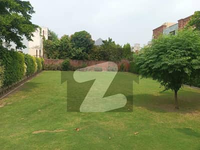 ATTRACTIVE 1 KANAL RESIDENTIAL PLOT FOR SALE DHA PHASE 7 LAHORE