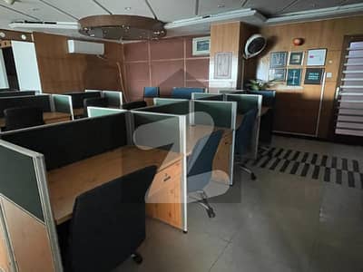 گلبرگ لاہور میں 3 کمروں کا 7 مرلہ دفتر 3.0 لاکھ میں کرایہ پر دستیاب ہے۔