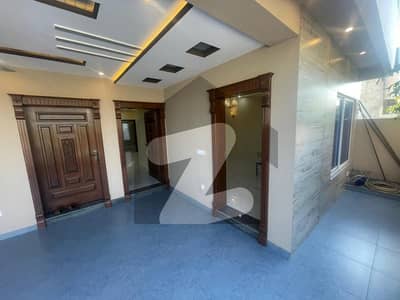 ٹاپ سٹی 1 اسلام آباد میں 3 کمروں کا 10 مرلہ بالائی پورشن 70.0 ہزار میں کرایہ پر دستیاب ہے۔