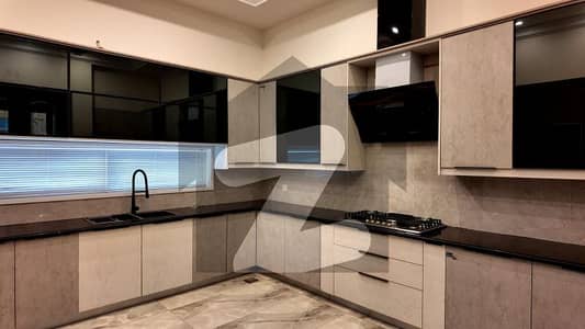 Formanites Housing Scheme - Block N House For sale Sized 10 Marla