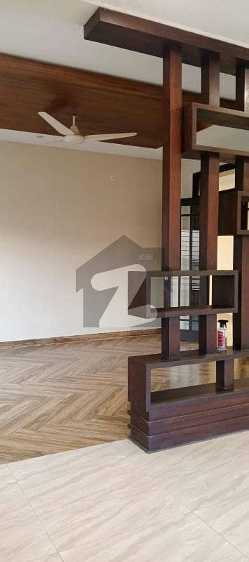 ڈی ایچ اے ڈیفینس فیز 5 ڈی ایچ اے ڈیفینس,اسلام آباد میں 6 کمروں کا 1 کنال مکان 3.0 لاکھ میں کرایہ پر دستیاب ہے۔