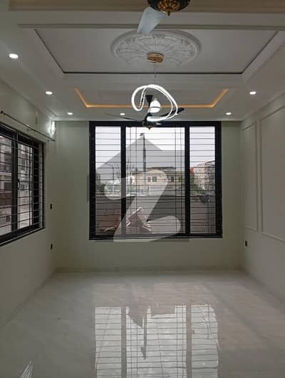 رِیور گارڈن اسلام آباد میں 3 کمروں کا 12 مرلہ زیریں پورشن 90.0 ہزار میں کرایہ پر دستیاب ہے۔