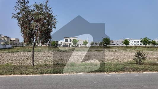 ڈی ایچ اے فیز 7 - بلاک یو فیز 7,ڈیفنس (ڈی ایچ اے),لاہور میں 6 کنال رہائشی پلاٹ 37.0 کروڑ میں برائے فروخت۔