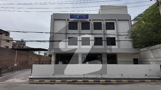 ڈیوس روڈ لاہور میں 2 کنال عمارت 48.83 لاکھ میں کرایہ پر دستیاب ہے۔