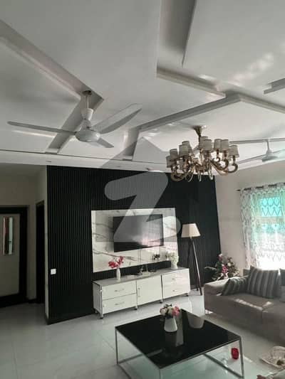 ڈی ایچ اے فیز 5 ڈیفنس (ڈی ایچ اے),لاہور میں 5 کمروں کا 1 کنال مکان 9.8 کروڑ میں برائے فروخت۔