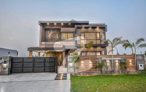 ڈی ایچ اے فیز 7 ڈیفنس (ڈی ایچ اے),لاہور میں 5 کمروں کا 1 کنال مکان 7.1 کروڑ میں برائے فروخت۔