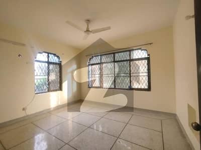 F11 Size 500 Upper Portion 3 Beds Rent 150000 Real Pic