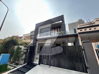 10 beautiful Modern design House In Dha phase 8 Ex Air Avenue