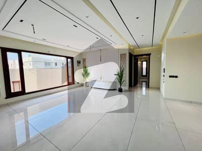 ڈی ایچ اے فیز 8 ڈی ایچ اے ڈیفینس,کراچی میں 6 کمروں کا 1 کنال مکان 8.0 لاکھ میں کرایہ پر دستیاب ہے۔