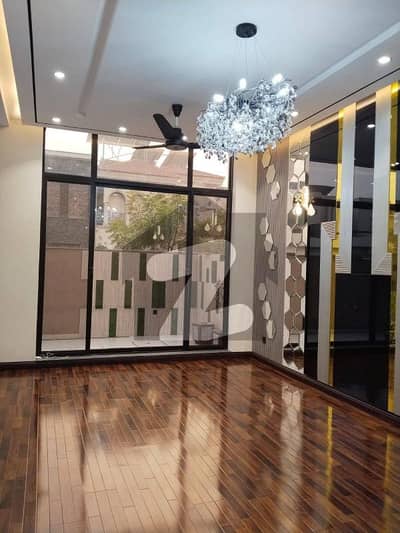 Modern 10 Marla Luxury House For Sale In Wapda City Canal Expressway Faisalabad