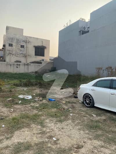 12 Marla residential plot Available for sell in Paragon city lahore