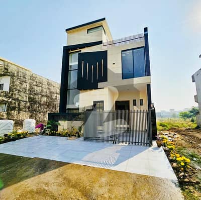 ڈی ۔ 12/1 ڈی ۔ 12,اسلام آباد میں 5 کمروں کا 6 مرلہ مکان 7.5 کروڑ میں برائے فروخت۔