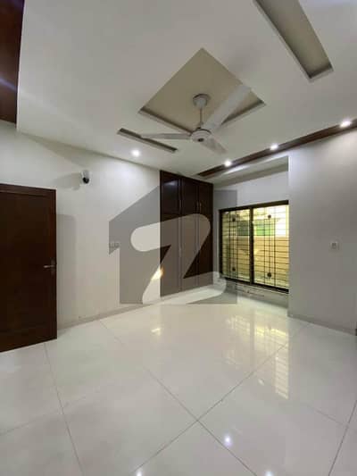 پارک ویو سٹی لاہور میں 2 کمروں کا 10 مرلہ بالائی پورشن 1.0 لاکھ میں کرایہ پر دستیاب ہے۔