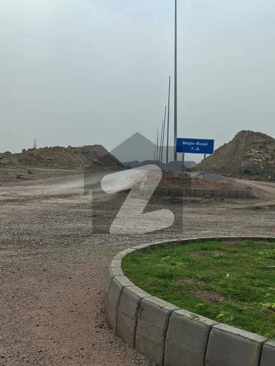 سی ۔ 14 اسلام آباد میں 1 کنال رہائشی پلاٹ 5.75 کروڑ میں برائے فروخت۔