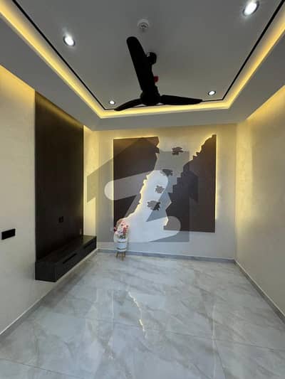 Executive 10 Marla House For Sale In Wapda City Canal Expressway Faisalabad