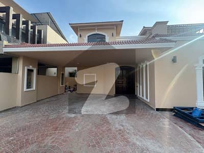 ڈی ایچ اے فیز 5 ڈیفنس (ڈی ایچ اے),لاہور میں 5 کمروں کا 1 کنال مکان 3.9 لاکھ میں کرایہ پر دستیاب ہے۔