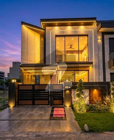 5 Marla Ultra Modern Brand New House For Rent In DHA Phase 9