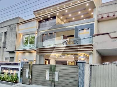 جوہر ٹاؤن فیز 2 جوہر ٹاؤن,لاہور میں 5 کمروں کا 12 مرلہ مکان 6.25 کروڑ میں برائے فروخت۔