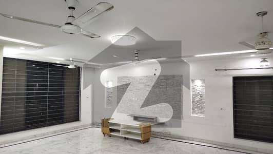 ڈی ایچ اے ڈیفینس فیز 2 ڈی ایچ اے ڈیفینس,اسلام آباد میں 3 کمروں کا 1 کنال زیریں پورشن 1.5 لاکھ میں کرایہ پر دستیاب ہے۔