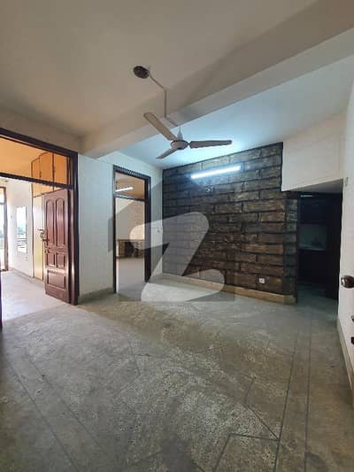 چکلالہ سکیم 3 چکلالہ سکیم,راولپنڈی میں 3 کمروں کا 5 مرلہ فلیٹ 60.0 ہزار میں کرایہ پر دستیاب ہے۔