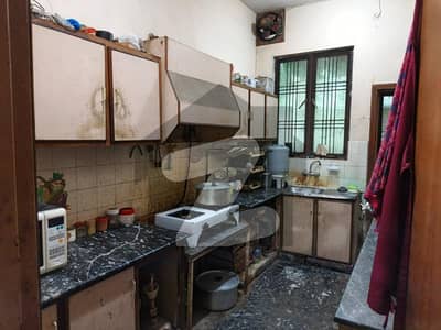 جوہر ٹاؤن فیز 1 جوہر ٹاؤن,لاہور میں 3 کمروں کا 5 مرلہ مکان 2.1 کروڑ میں برائے فروخت۔