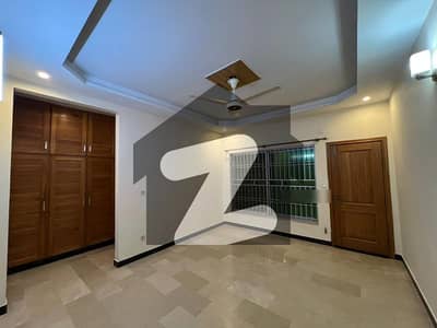 7 Marla Ground Portion Available For Rent G13