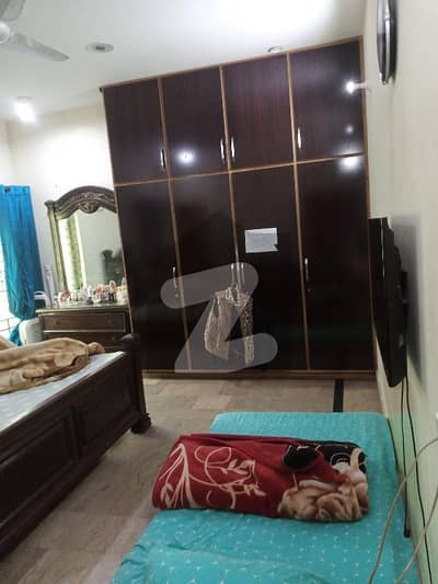 کالج روڈ لاہور میں 2 کمروں کا 10 مرلہ بالائی پورشن 52.0 ہزار میں کرایہ پر دستیاب ہے۔