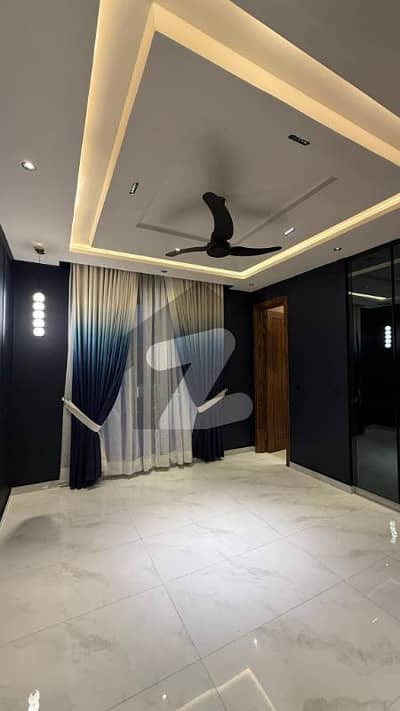 10 Marla New Portion For Rent With Sui Gass