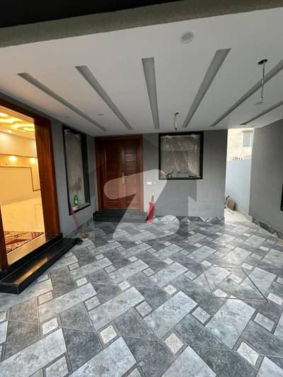 بحریہ آرچرڈ فیز 2 بحریہ آرچرڈ,لاہور میں 4 کمروں کا 8 مرلہ مکان 3.35 کروڑ میں برائے فروخت۔ بحریہ آرچرڈ فیز 2 بحریہ آرچرڈ,لاہور میں 4 کمروں کا 8 مرلہ مکان 3.35 کروڑ میں برائے فروخت۔