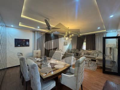 بحریہ ٹاؤن فیز 8 بحریہ ٹاؤن راولپنڈی,راولپنڈی میں 6 کمروں کا 1 کنال مکان 4.0 لاکھ میں کرایہ پر دستیاب ہے۔