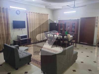 گلستانِِ جوہر ۔ بلاک 12 گلستانِ جوہر,کراچی میں 6 کمروں کا 16 مرلہ مکان 7.65 کروڑ میں برائے فروخت۔