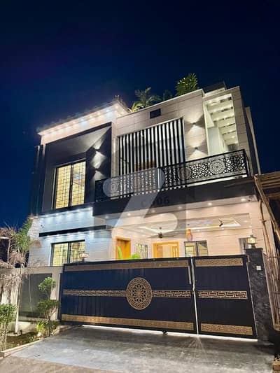 I am selling Luxury house in Gulberg Residencia Islamabad