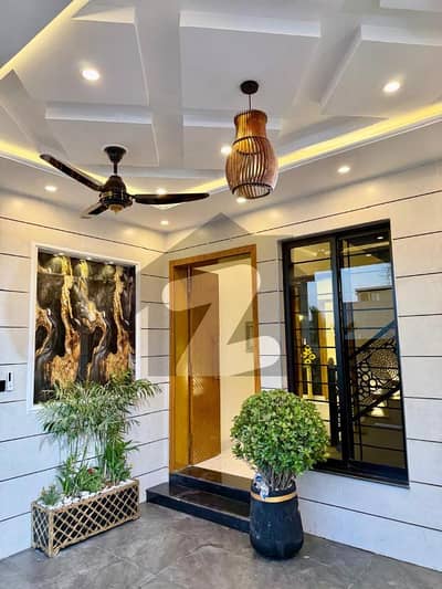 I'M Selling 7 Marla Brand New House Gulberg Residencia C. Block