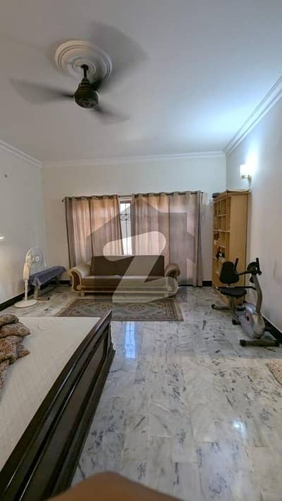 ڈی ایچ اے فیز 4 ڈی ایچ اے ڈیفینس,کراچی میں 3 کمروں کا 1 کنال زیریں پورشن 2.75 لاکھ میں کرایہ پر دستیاب ہے۔